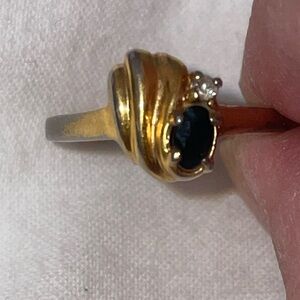 Vintage Size 8/9  Taiwan Gold tone clear cut crystal black onyx cocktail ring